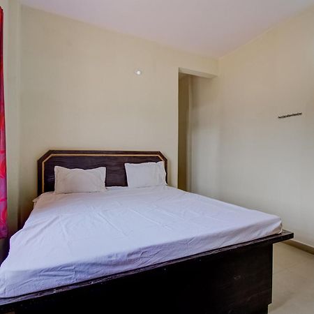 Spot On R D Homestay 1 Dispur Buitenkant foto