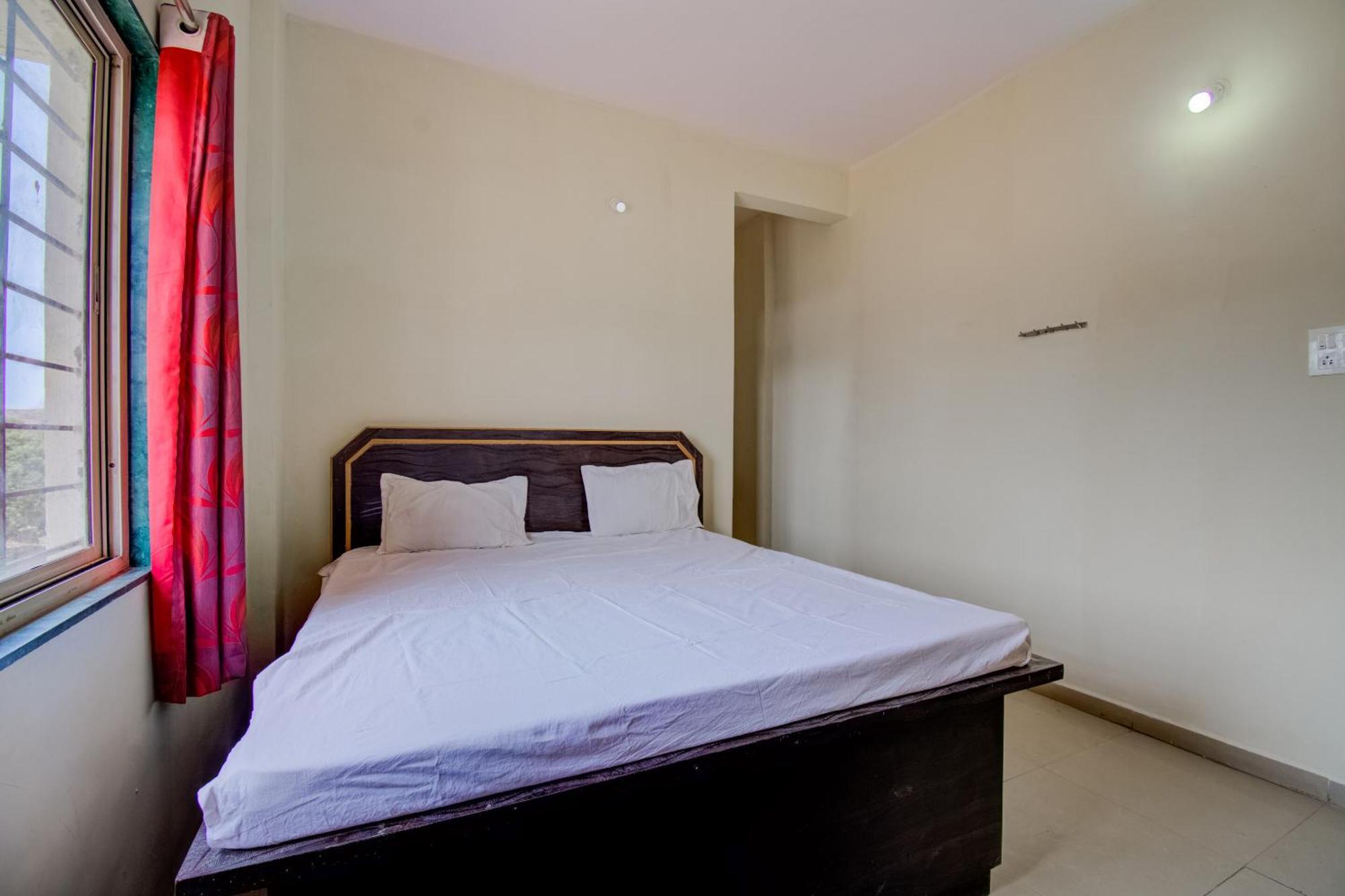 Spot On R D Homestay 1 Dispur Buitenkant foto